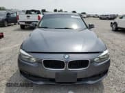 ✅ 2017 BMW 3 Series 320i xDrive • VIN: WBA8A3C39HA066881 • Lot: 59354375. Wystawiony na Copart z przebiegiem 102 083 mil. Bezpłatny archiwum sprzedaży aukcyjnych z USA i szczegółowy raport historii pojazdu na DreamBid. Zdjęcie 5.