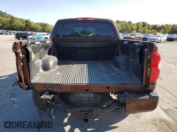 ✅ 2016 Toyota Tundra Platinum • VIN: 5TFAY5F15GX498479 • Lot: 80284625. Wystawiony na Copart z przebiegiem 185 637 mil. Bezpłatny archiwum sprzedaży aukcyjnych z USA i szczegółowy raport historii pojazdu na DreamBid. Zdjęcie 6.