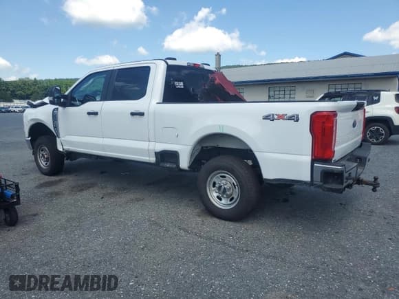 ✅ 2023 Ford F-250 XL • VIN: 1FT7W2BA7PED57526 • Lot: 63070405. Wystawiony na Copart z przebiegiem 50 361 mil. Bezpłatny archiwum sprzedaży aukcyjnych z USA i szczegółowy raport historii pojazdu na DreamBid. Zdjęcie 2.