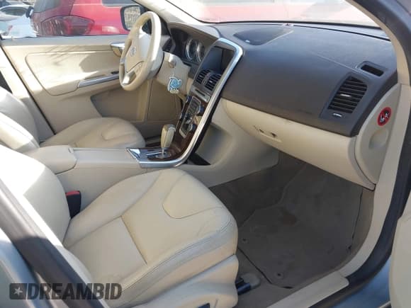 ✅ 2012 Volvo XC60 3.2L • VIN: YV4952DL0C2316433 • Lot: 41496699. Listed on IAAI with 199,557 mi. Free auction sales archive from the USA and detailed vehicle history report at DreamBid. Image 5.