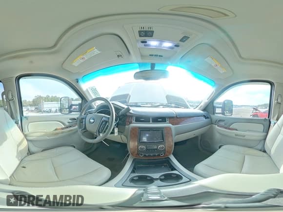 ✅ 2008 Chevrolet Silverado 2500HD LTZ • VIN: 1GCHK236X8F224961 • Lot: 85356695. Wystawiony na Copart z przebiegiem 273 082 mil. Bezpłatny archiwum sprzedaży aukcyjnych z USA i szczegółowy raport historii pojazdu na DreamBid. Zdjęcie 14.