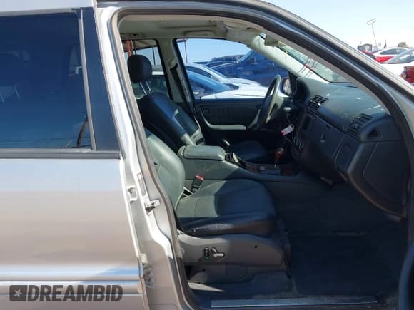 ✅ 2003 Mercedes-Benz M 500 • VIN: 4JGAB75E23A393330 • Lot: 41988690. Listed on IAAI with 126,050 mi. Free auction sales archive from the USA and detailed vehicle history report at DreamBid. Image 5.