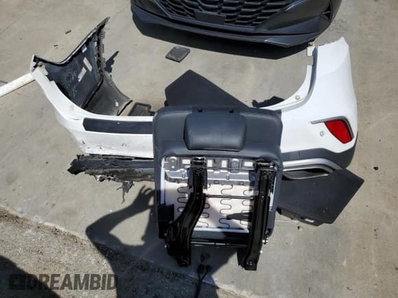 ✅ 2018 Hyundai Santa Fe SE Ultimate • VIN: KM8SRDHF0JU265697 • Лот: 60266514. Опубликован ранее на Copart с пробегом 108 927 миль. Бесплатный доступ к архиву аукционных продаж из США и подробный отчёт об истории автомобиля на DreamBid. Изображение 13.