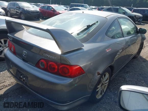 ✅ 2005 Acura RSX • VIN: JH4DC54845S000549 • Lot: 42552250. Listed on IAAI with 215,168 mi. Free auction sales archive from the USA and detailed vehicle history report at DreamBid. Image 4.