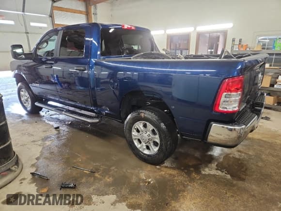✅ 2024 Ram 2500 Big Horn • VIN: 3C6UR5DJ7RG275954 • Лот: 90873225. Опубликован ранее на Copart с пробегом 59 609 миль. Бесплатный доступ к архиву аукционных продаж из США и подробный отчёт об истории автомобиля на DreamBid. Изображение 2.