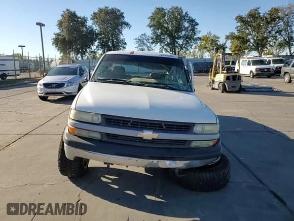 ✅ 2001 Chevrolet Silverado 1500 LS • VIN: 2GCEK19V011346124 • Лот: 85588385. Опубликован ранее на Copart с пробегом 261 139 миль. Бесплатный доступ к архиву аукционных продаж из США и подробный отчёт об истории автомобиля на DreamBid. Изображение 13.
