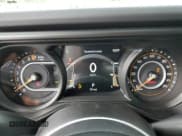 ✅ 2024 Jeep Gladiator Willys • VIN: 1C6HJTAG4RL119623 • Лот: 68356964. Опубликован ранее на Copart с пробегом 19 миль. Бесплатный доступ к архиву аукционных продаж из США и подробный отчёт об истории автомобиля на DreamBid. Изображение 9.