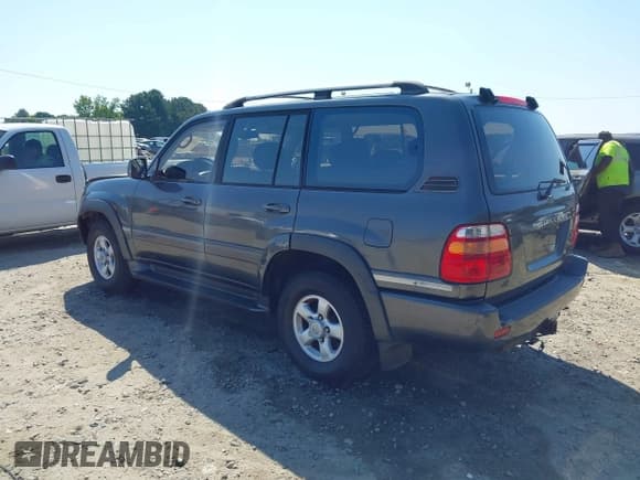 ✅ 2000 Toyota Land Cruiser • VIN: JT3HT05J9Y0112145 • Lot: 42638846. Listed on IAAI with 386,043 mi. Free auction sales archive from the USA and detailed vehicle history report at DreamBid. Image 3.