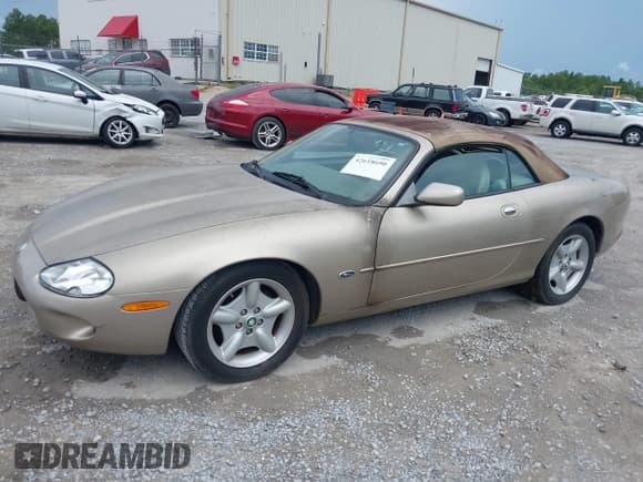 ✅ 1998 Jaguar XK • VIN: SAJGX2241WC025200 • Лот: 42618690. Опубликован ранее на IAAI с пробегом 55 798 миль. Бесплатный доступ к архиву аукционных продаж из США и подробный отчёт об истории автомобиля на DreamBid. Изображение 6.