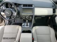 ✅ 2020 Jaguar E-Pace SE • VIN: SADFP2FX7L1003020 • Lot: 40833683. Wystawiony na Copart z przebiegiem 25 912 mil. Bezpłatny archiwum sprzedaży aukcyjnych z USA i szczegółowy raport historii pojazdu na DreamBid. Zdjęcie 8.