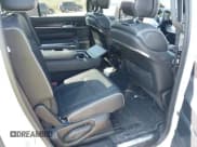 ✅ 2024 Jeep Grand Wagoneer Series II • VIN: 1C4SJSFP8RS186202 • Lot: 43154418. Wystawiony na IAAI z przebiegiem Nie podano. Bezpłatny archiwum sprzedaży aukcyjnych z USA i szczegółowy raport historii pojazdu na DreamBid. Zdjęcie 8.