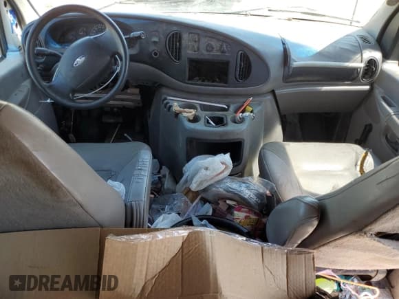 ✅ 2002 Ford Econoline Passenger XL • VIN: 1FBSS31L02HB56870 • Lot: 59566015. Listed on Copart with 257,785 mi. Free auction sales archive from the USA and detailed vehicle history report at DreamBid. Image 8.