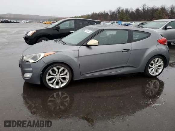 ✅ 2012 Hyundai Veloster w/Red Int • VIN: KMHTC6AD3CU044253 • Lot: 83989944. Wystawiony na Copart z przebiegiem 105 960 mil. Bezpłatny archiwum sprzedaży aukcyjnych z USA i szczegółowy raport historii pojazdu na DreamBid. Zdjęcie 1.