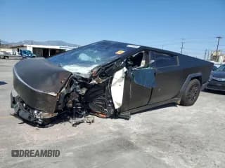 ✅ 2025 Tesla Cybertruck • VIN: 7G2CEHED2SA064256 • Лот: 59230335. Опубликован ранее на Copart с пробегом Не указан. Бесплатный доступ к архиву аукционных продаж из США и подробный отчёт об истории автомобиля на DreamBid. Изображение 1.