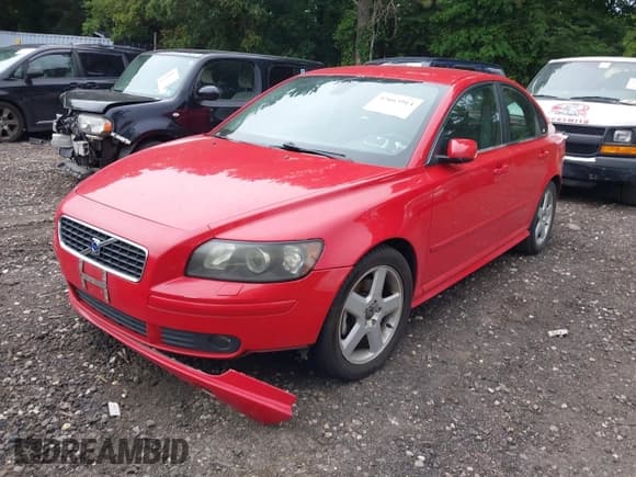✅ 2005 Volvo S40 • VIN: YV1MS682452067873 • Lot: 42663914. Wystawiony na IAAI z przebiegiem 181 386 mil. Bezpłatny archiwum sprzedaży aukcyjnych z USA i szczegółowy raport historii pojazdu na DreamBid. Zdjęcie 6.