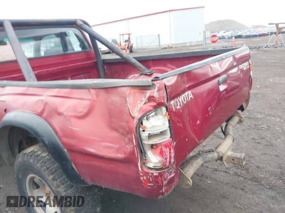 ✅ 2003 Toyota Tacoma • VIN: 5TEWN72N73Z223900 • Lot: 43618497. Wystawiony na IAAI z przebiegiem 231 853 mil. Bezpłatny archiwum sprzedaży aukcyjnych z USA i szczegółowy raport historii pojazdu na DreamBid. Zdjęcie 15.