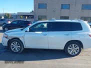 ✅ 2010 Toyota Highlander Limited • VIN: JTEJW3EH4A2048475 • Лот: 43551269. Опубликован ранее на IAAI с пробегом 220 993 миль. Бесплатный доступ к архиву аукционных продаж из США и подробный отчёт об истории автомобиля на DreamBid. Изображение 14.