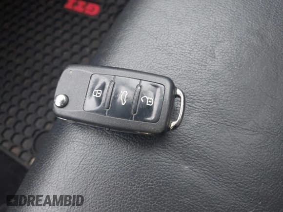 ✅ 2011 Volkswagen Golf GTI • VIN: WVWHV7AJ1BW035232 • Lot: 43792001. Listed on IAAI with 74,553 mi. Free auction sales archive from the USA and detailed vehicle history report at DreamBid. Image 11.