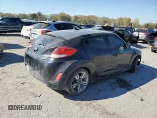 ✅ 2017 Hyundai Veloster Value Edition • VIN: KMHTC6AD5HU323971 • Lot: 76926294. Wystawiony na Copart z przebiegiem 110 797 mil. Bezpłatny archiwum sprzedaży aukcyjnych z USA i szczegółowy raport historii pojazdu na DreamBid. Zdjęcie 3.