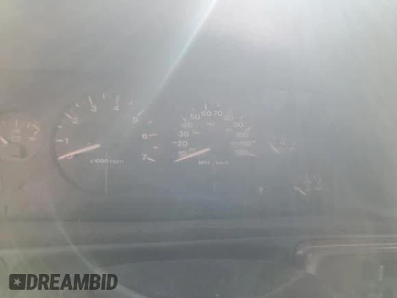 ✅ 1997 Jeep Grand Cherokee Laredo • VIN: 1J4GZ58Y9VC643300 • Lot: 81456255. Wystawiony na Copart z przebiegiem Nie podano. Bezpłatny archiwum sprzedaży aukcyjnych z USA i szczegółowy raport historii pojazdu na DreamBid. Zdjęcie 9.