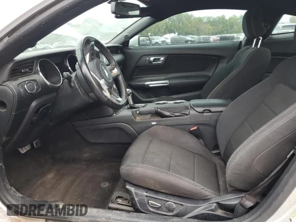 ✅ 2015 Ford Mustang V6 • VIN: 1FA6P8AM4F5406595 • Лот: 83979735. Опубликован ранее на Copart с пробегом 206 093 миль. Бесплатный доступ к архиву аукционных продаж из США и подробный отчёт об истории автомобиля на DreamBid. Изображение 7.