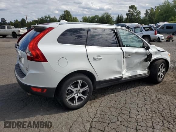 ✅ 2013 Volvo XC60 T6 • VIN: YV4902DZ4D2393276 • Lot: 68143535. Listed on Copart with 135,754 mi. Free auction sales archive from the USA and detailed vehicle history report at DreamBid. Image 3.