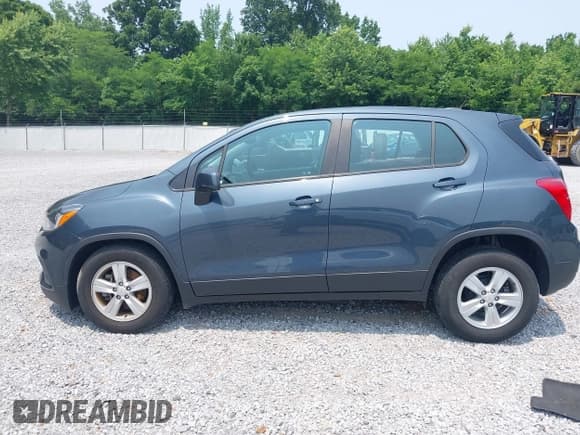 ✅ 2021 Chevrolet Trax LS • VIN: KL7CJKSB7MB307760 • Lot: 42456228. Listed on IAAI with 80,812 mi. Free auction sales archive from the USA and detailed vehicle history report at DreamBid. Image 14.