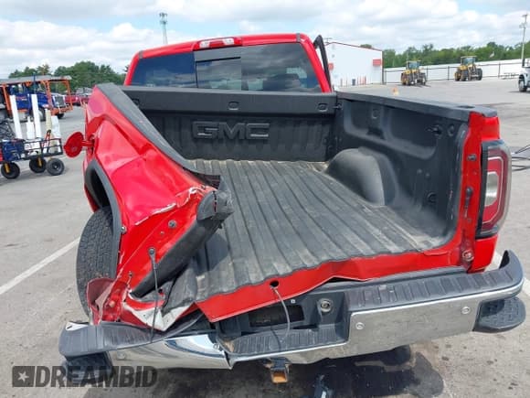 ✅ 2018 GMC Sierra 1500 SLT • VIN: 3GTU2NEC1JG554513 • Лот: 43043851. Опубликован ранее на IAAI с пробегом 81 850 миль. Бесплатный доступ к архиву аукционных продаж из США и подробный отчёт об истории автомобиля на DreamBid. Изображение 22.