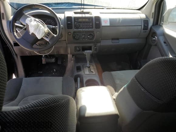 ✅ 2005 Nissan Xterra S • VIN: 5N1AN08W05C613526 • Lot: 89654765. Wystawiony na Copart z przebiegiem Nie podano. Bezpłatny archiwum sprzedaży aukcyjnych z USA i szczegółowy raport historii pojazdu na DreamBid. Zdjęcie 8.