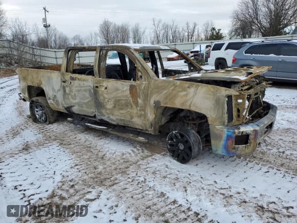 ✅ 2018 Chevrolet Silverado 2500HD LT • VIN: 1GC1KVEG6JF122054 • Lot: 83764974. Wystawiony na Copart z przebiegiem Nie podano. Bezpłatny archiwum sprzedaży aukcyjnych z USA i szczegółowy raport historii pojazdu na DreamBid. Zdjęcie 4.