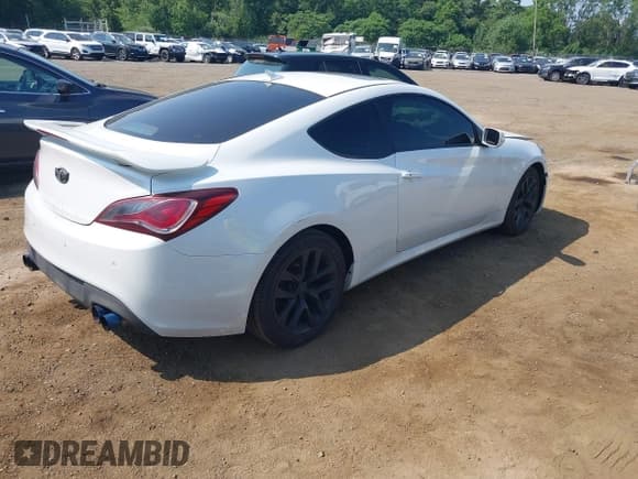 ✅ 2013 Hyundai Genesis Coupe Grand Touring • VIN: KMHHU6KJ7DU108996 • Lot: 42825118. Wystawiony na IAAI z przebiegiem 94 970 mil. Bezpłatny archiwum sprzedaży aukcyjnych z USA i szczegółowy raport historii pojazdu na DreamBid. Zdjęcie 4.