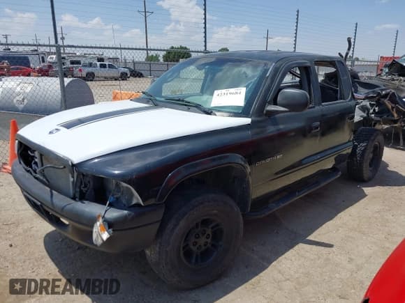 ✅ 2000 Dodge Dakota Sport • VIN: 1B7GG2AN9YS769936 • Lot: 42319684. Wystawiony na IAAI z przebiegiem Nie podano. Bezpłatny archiwum sprzedaży aukcyjnych z USA i szczegółowy raport historii pojazdu na DreamBid. Zdjęcie 2.