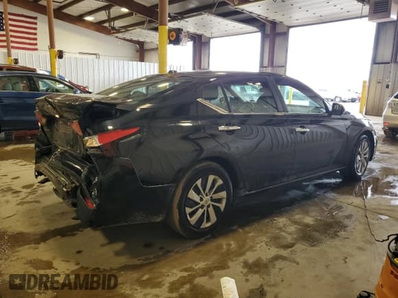 ✅ 2019 Nissan Altima S • VIN: 1N4BL4BV4KC227618 • Лот: 92160345. Опубликован ранее на Copart с пробегом 118 327 миль. Бесплатный доступ к архиву аукционных продаж из США и подробный отчёт об истории автомобиля на DreamBid. Изображение 3.
