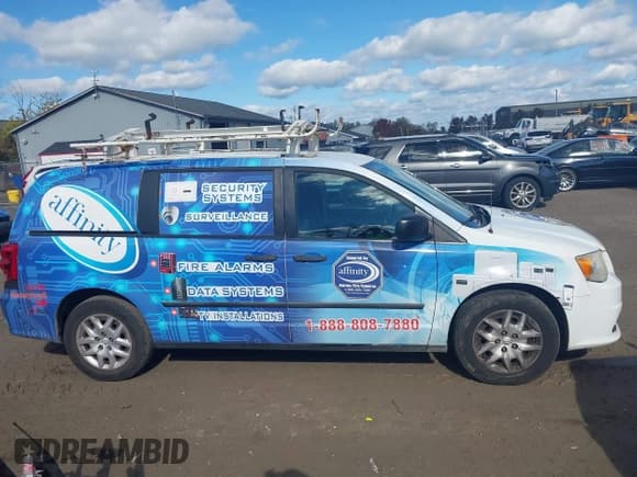 ✅ 2014 Ram Cargo Van Tradesman • VIN: 2C4JRGAG1ER375049 • Lot: 43503620. Wystawiony na IAAI z przebiegiem 225 263 mil. Bezpłatny archiwum sprzedaży aukcyjnych z USA i szczegółowy raport historii pojazdu na DreamBid. Zdjęcie 13.