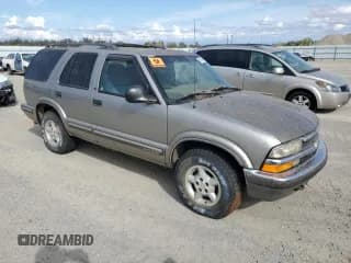 ✅ 1998 Chevrolet Blazer LS • VIN: 1GNDT13W3W2145732 • Lot: 69704965. Wystawiony na Copart z przebiegiem 241 166 mil. Bezpłatny archiwum sprzedaży aukcyjnych z USA i szczegółowy raport historii pojazdu na DreamBid. Zdjęcie 4.