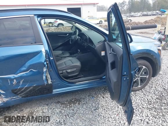 ✅ 2024 Kia Niro SX • VIN: KNDCT3LE1R5157338 • Lot: 43204442. Listed on IAAI with 21,707 mi. Free auction sales archive from the USA and detailed vehicle history report at DreamBid. Image 5.