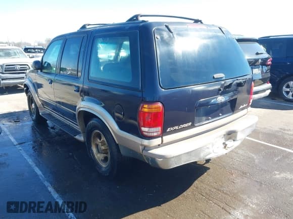 ✅ 2000 Ford Explorer Eddie Bauer • VIN: 1FMDU74E6YZB25124 • Lot: 41705960. Wystawiony na IAAI z przebiegiem 204 513 mil. Bezpłatny archiwum sprzedaży aukcyjnych z USA i szczegółowy raport historii pojazdu na DreamBid. Zdjęcie 3.