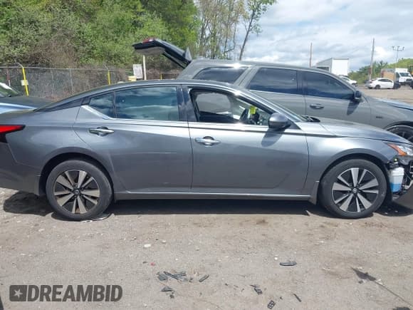 ✅ 2019 Nissan Altima SL • VIN: 1N4BL4EW0KC252942 • Lot: 42190219. Wystawiony na IAAI z przebiegiem 62 638 mil. Bezpłatny archiwum sprzedaży aukcyjnych z USA i szczegółowy raport historii pojazdu na DreamBid. Zdjęcie 13.
