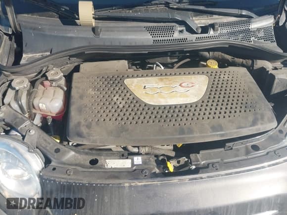 ✅ 2016 FIAT 500e • VIN: 3C3CFFGE4GT184182 • Lot: 43642233. Wystawiony na IAAI z przebiegiem 76 336 mil. Bezpłatny archiwum sprzedaży aukcyjnych z USA i szczegółowy raport historii pojazdu na DreamBid. Zdjęcie 10.