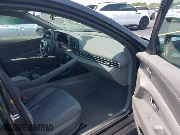 ✅ 2023 Hyundai Elantra SEL • VIN: 5NPLM4AG7PH103787 • Lot: 42334991. Listed on IAAI with 46,647 mi. Free auction sales archive from the USA and detailed vehicle history report at DreamBid. Image 5.