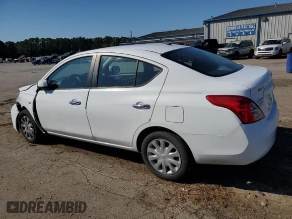 ✅ 2012 Nissan Versa SV • VIN: 3N1CN7AP9CL867510 • Лот: 82135455. Опубликован ранее на Copart с пробегом 127 208 миль. Бесплатный доступ к архиву аукционных продаж из США и подробный отчёт об истории автомобиля на DreamBid. Изображение 2.