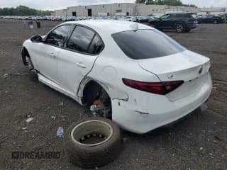 ✅ 2022 Alfa Romeo Giulia • VIN: ZARFANANXN7652918 • Lot: 63645025. Wystawiony na Copart z przebiegiem Nie podano. Bezpłatny archiwum sprzedaży aukcyjnych z USA i szczegółowy raport historii pojazdu na DreamBid. Zdjęcie 2.