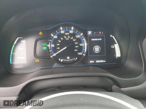 ✅ 2018 Hyundai Ioniq Blue • VIN: KMHC65LCXJU063675 • Лот: 83433294. Опубликован ранее на Copart с пробегом 296 462 миль. Бесплатный доступ к архиву аукционных продаж из США и подробный отчёт об истории автомобиля на DreamBid. Изображение 9.