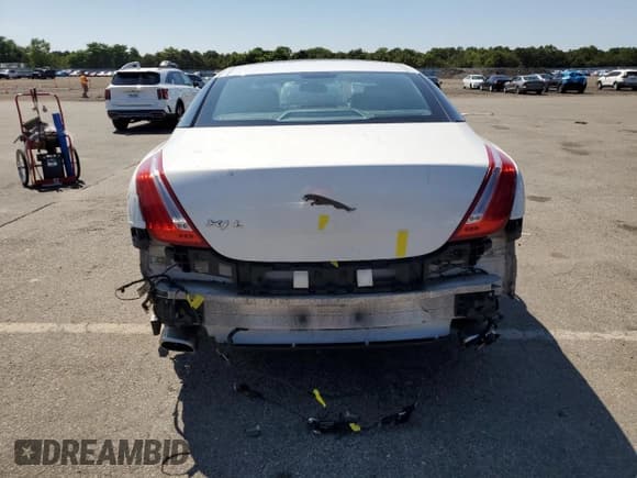 ✅ 2012 Jaguar XJ XJL • VIN: SAJWA2GB0CLV37059 • Lot: 67568695. Wystawiony na Copart z przebiegiem 99 880 mil. Bezpłatny archiwum sprzedaży aukcyjnych z USA i szczegółowy raport historii pojazdu na DreamBid. Zdjęcie 6.