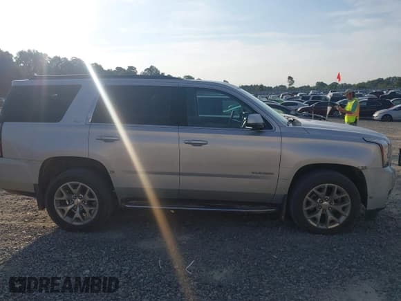 ✅ 2017 GMC Yukon SLT • VIN: 1GKS1BKC6HR344999 • Lot: 43106206. Wystawiony na IAAI z przebiegiem 125 629 mil. Bezpłatny archiwum sprzedaży aukcyjnych z USA i szczegółowy raport historii pojazdu na DreamBid. Zdjęcie 13.