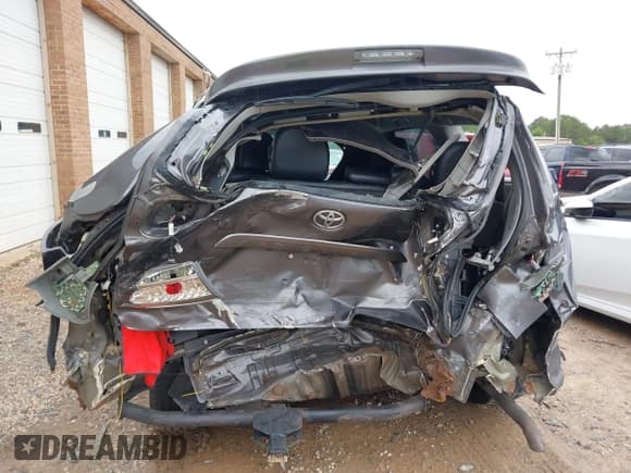 ✅ 2012 Toyota Sienna SE • VIN: 5TDXK3DC2CS235211 • Lot: 42390354. Listed on IAAI with 242,602 mi. Free auction sales archive from the USA and detailed vehicle history report at DreamBid. Image 6.