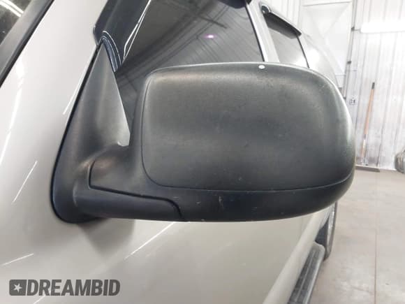 ✅ 2004 Chevrolet Suburban LS • VIN: 3GNFK16Z34G188909 • Lot: 43655239. Listed on IAAI with 272,578 mi. Free auction sales archive from the USA and detailed vehicle history report at DreamBid. Image 12.