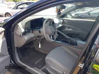 ✅ 2021 Hyundai Elantra SEL • VIN: 5NPLM4AG9MH043281 • Лот: 43223112. Опубликован ранее на IAAI с пробегом 24 902 миль. Бесплатный доступ к архиву аукционных продаж из США и подробный отчёт об истории автомобиля на DreamBid. Изображение 5.