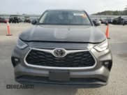 ✅ 2022 Toyota Highlander LE • VIN: 5TDBZRBHXNS566239 • Lot: 49960015. Listed on Copart with 47,997 mi. Free auction sales archive from the USA and detailed vehicle history report at DreamBid. Image 5.