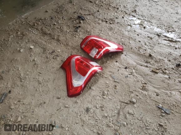 ✅ 2020 Ford Expedition XLT • VIN: 1FMJU1JT0LEA76148 • Lot: 74822174. Listed on Copart with 40,519 mi. Free auction sales archive from the USA and detailed vehicle history report at DreamBid. Image 13.